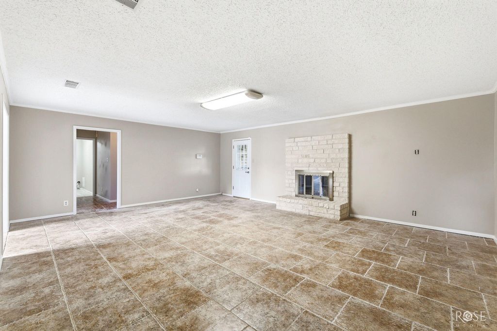 Image 7 of property listing at 138 Las Lomas Drive, San Angelo, TX 76904