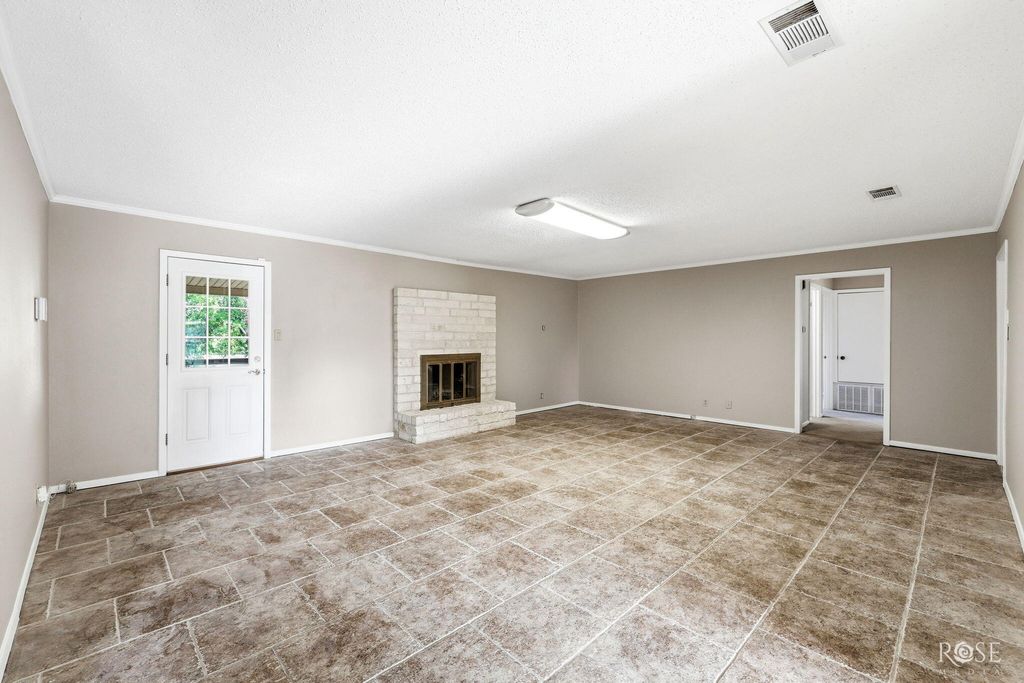 Image 9 of property listing at 138 Las Lomas Drive, San Angelo, TX 76904