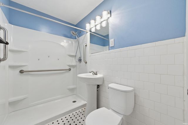 705 W Harvard Avenue, Muncie, IN 47304