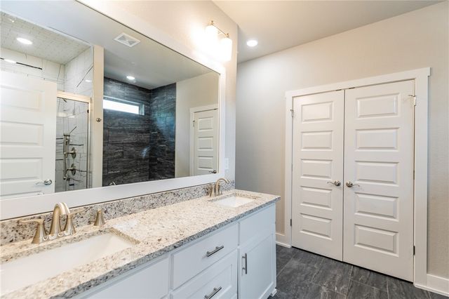 2101 N Dagan Street, Siloam Springs, AR 72761