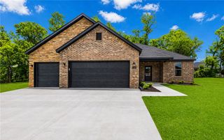 2101 N Dagan Street, Siloam Springs, AR 72761