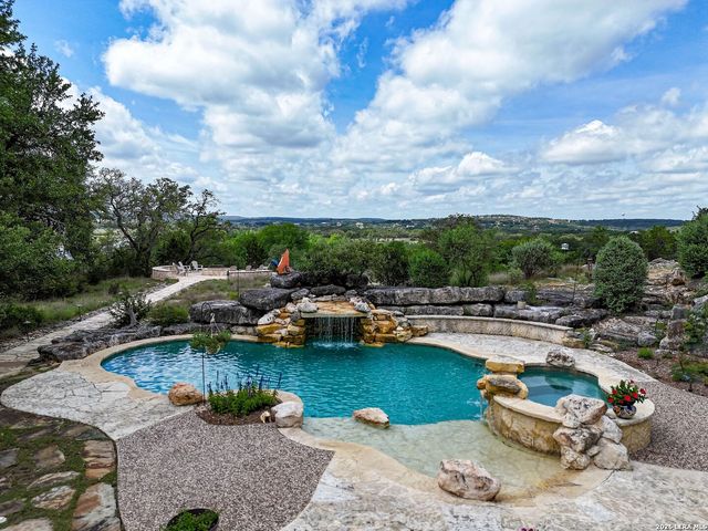 209 River Cliff Place, Spring Branch, TX 78070