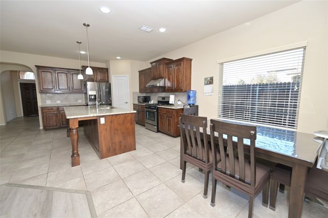 5021 Splitrock Drive, Denton, TX 76210