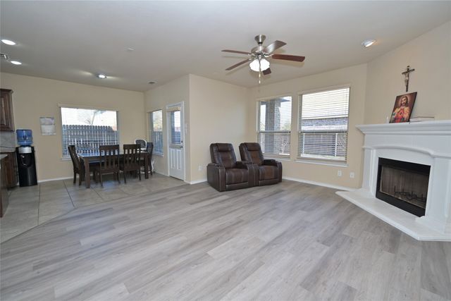 5021 Splitrock Drive, Denton, TX 76210