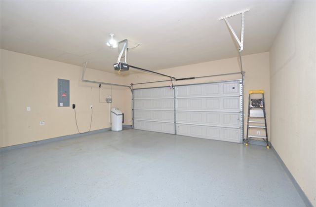 5021 Splitrock Drive, Denton, TX 76210