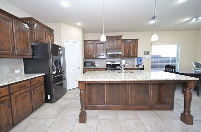 5021 Splitrock Drive, Denton, TX 76210