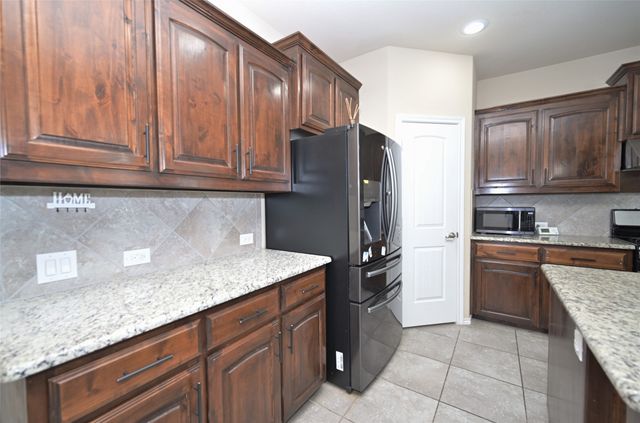 5021 Splitrock Drive, Denton, TX 76210