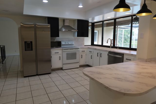 9220 SW 56th Street, Cooper City, FL 33328