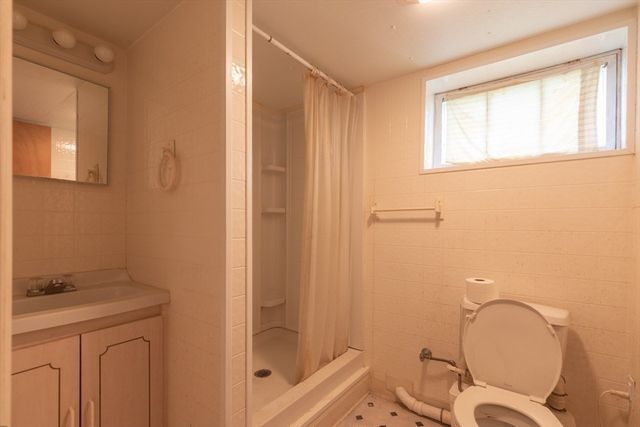 52 Keating St, Quincy, MA 02169