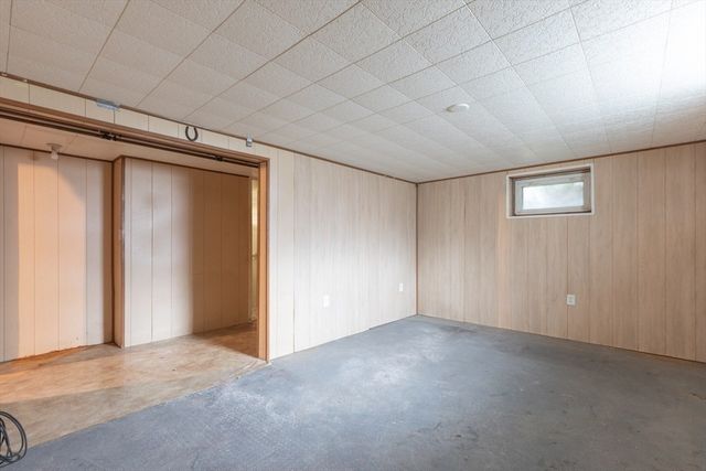 52 Keating St, Quincy, MA 02169