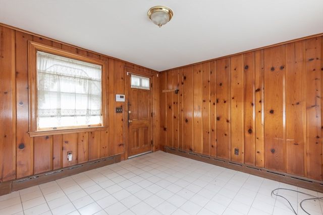 52 Keating St, Quincy, MA 02169