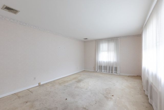 52 Keating St, Quincy, MA 02169
