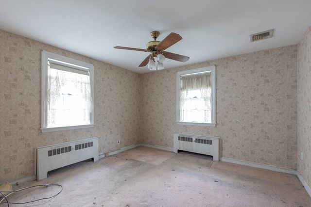 52 Keating St, Quincy, MA 02169