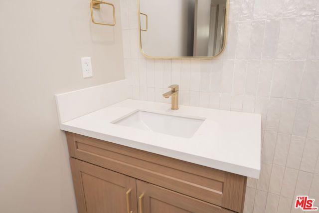 593 E 9th Street B, Upland, CA 91786
