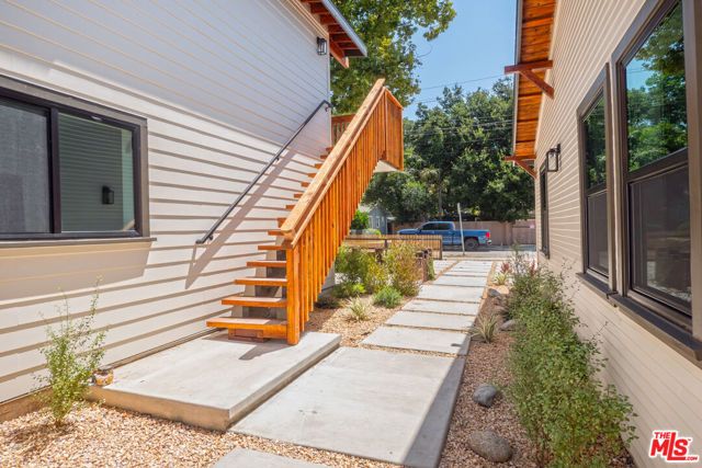 593 E 9th Street B, Upland, CA 91786