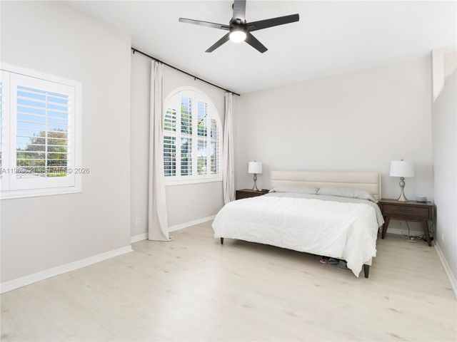 835 NE 17th Way, Fort Lauderdale, FL 33304