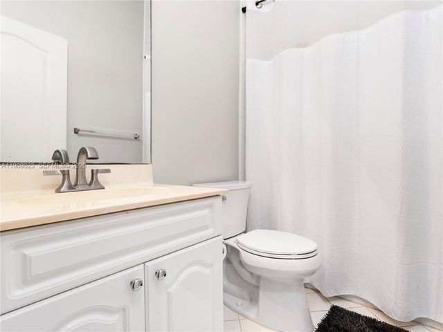 835 NE 17th Way, Fort Lauderdale, FL 33304