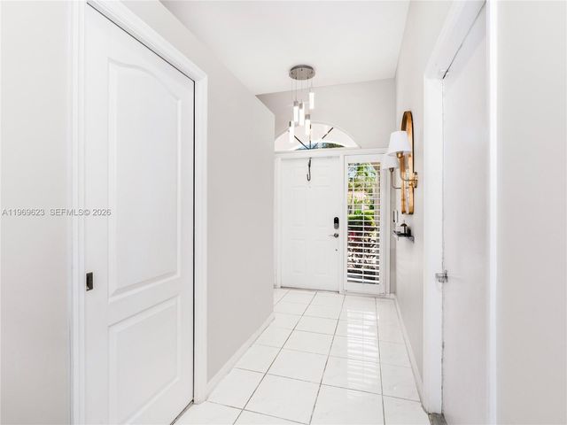 835 NE 17th Way, Fort Lauderdale, FL 33304