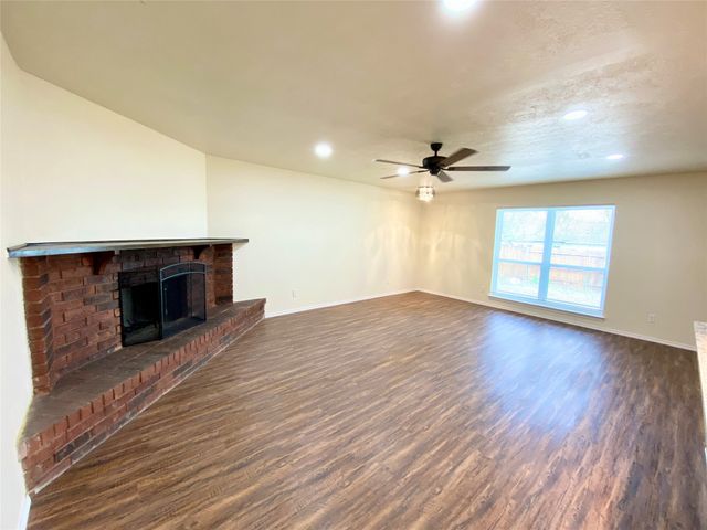 1702 Pilot Way, Garland, TX 75040