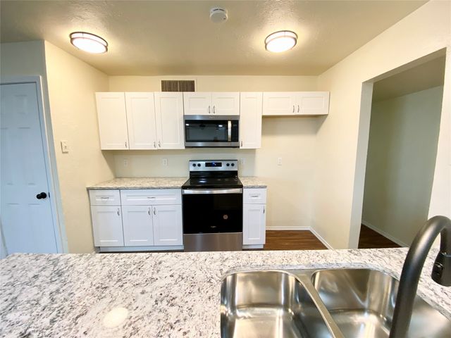 1702 Pilot Way, Garland, TX 75040