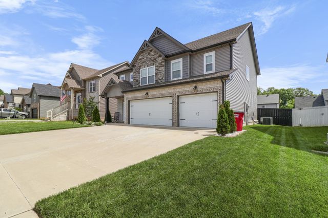 1148 Christian James Dr, Clarksville, TN 37043