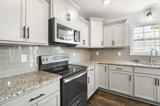 1148 Christian James Dr, Clarksville, TN 37043