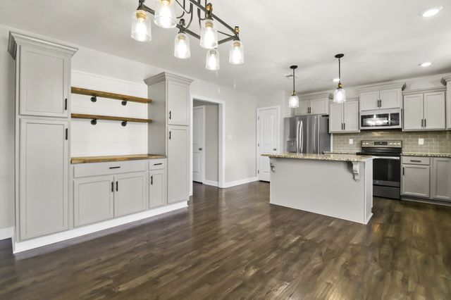 1148 Christian James Dr, Clarksville, TN 37043