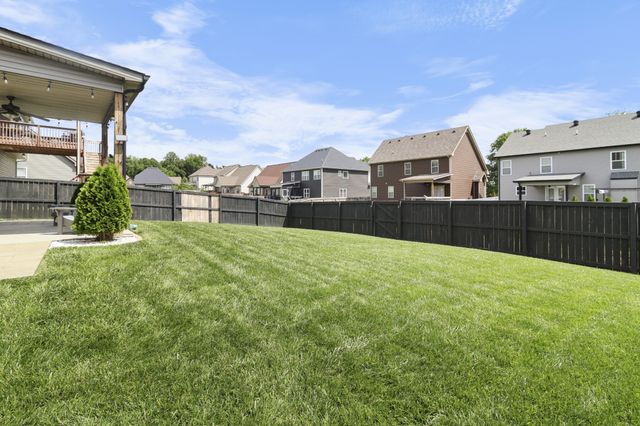 1148 Christian James Dr, Clarksville, TN 37043