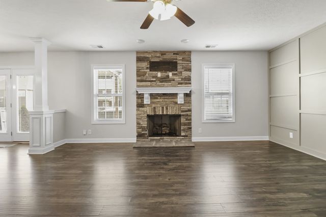 1148 Christian James Dr, Clarksville, TN 37043