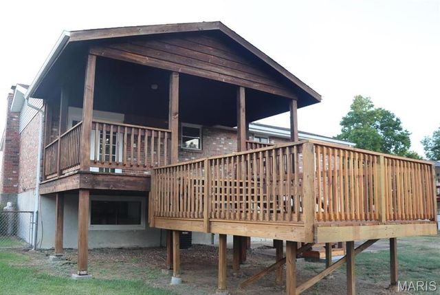 5845 Cranberry Drive, Imperial, MO 63052