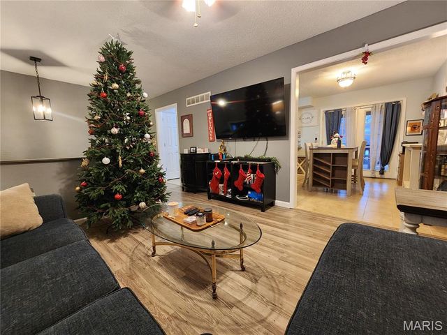 5845 Cranberry Drive, Imperial, MO 63052