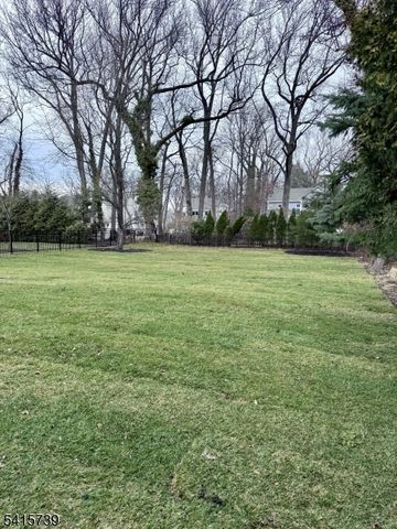 732 Embree Cres, Westfield Town, NJ 07090