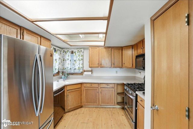 18114 N Parkview Terrace Loop, Eagle River, AK 99577