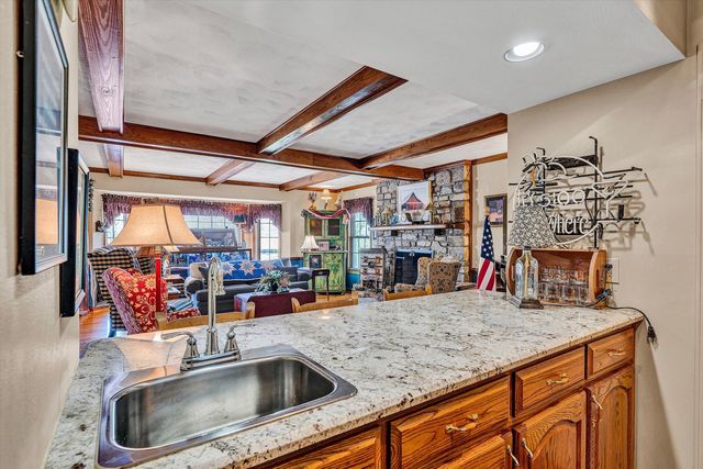 1505 Ashley DR, Salem, VA 24153