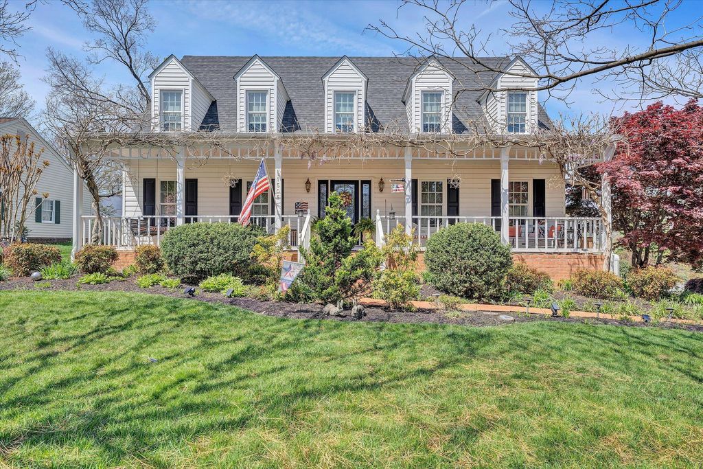 1505 Ashley DR, Salem, VA 24153