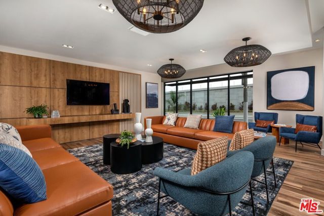 201 N La Brea Ave. Avenue 207, Inglewood, CA 90301