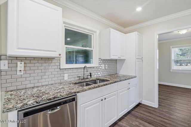 100 Rollingwood Drive, Brandon, MS 39042