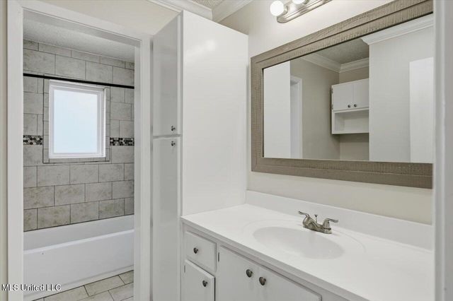 100 Rollingwood Drive, Brandon, MS 39042