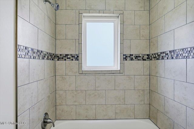 100 Rollingwood Drive, Brandon, MS 39042