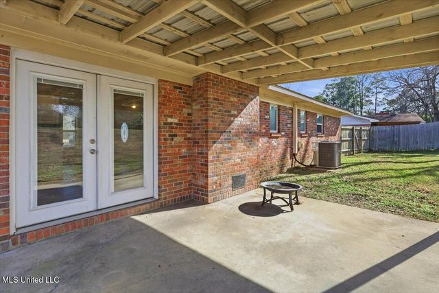 100 Rollingwood Drive, Brandon, MS 39042