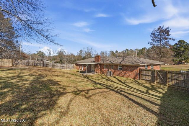 100 Rollingwood Drive, Brandon, MS 39042