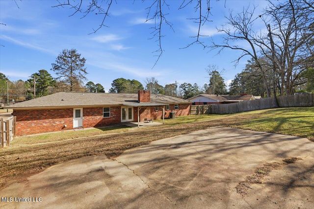 100 Rollingwood Drive, Brandon, MS 39042