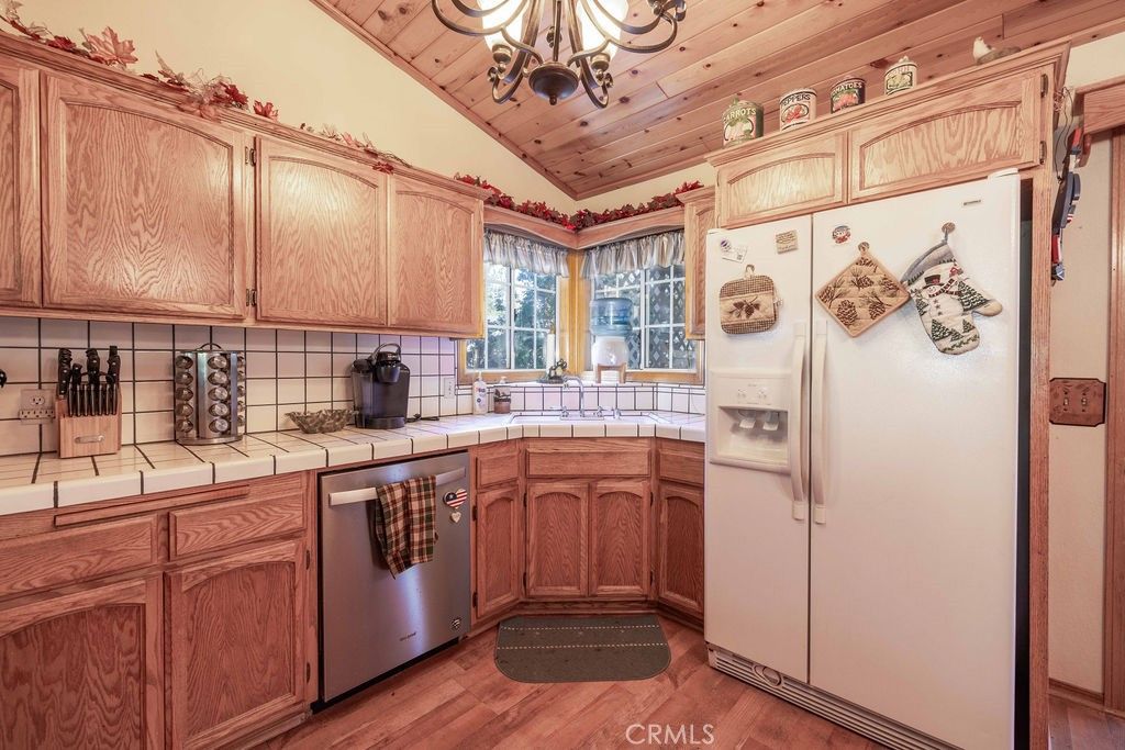 Image 6 of property listing at 1332 Midway, Big Bear, CA 92314