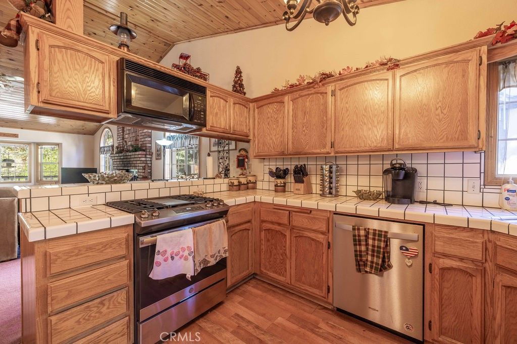 Image 7 of property listing at 1332 Midway, Big Bear, CA 92314