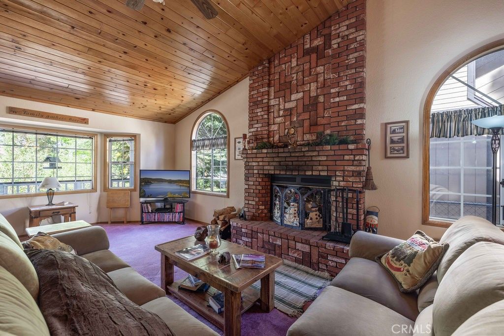 Image 9 of property listing at 1332 Midway, Big Bear, CA 92314