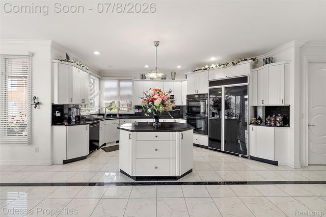 12984 Azure Drive, Shelby Charter Township, MI 48315