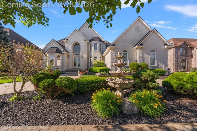 12984 Azure Drive, Shelby Charter Township, MI 48315