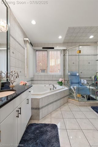 12984 Azure Drive, Shelby Charter Township, MI 48315