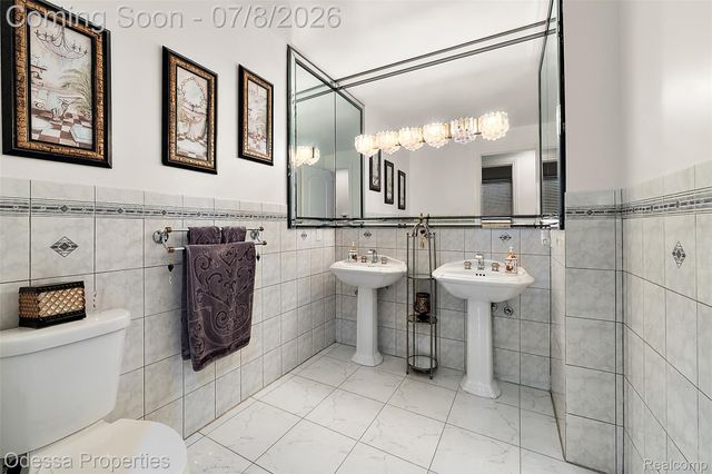 12984 Azure Drive, Shelby Charter Township, MI 48315