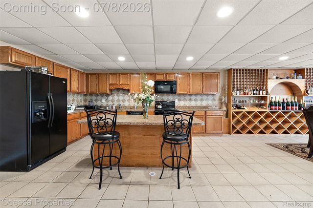 12984 Azure Drive, Shelby Charter Township, MI 48315
